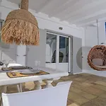 Vlia Mar Myconian Residences アパート